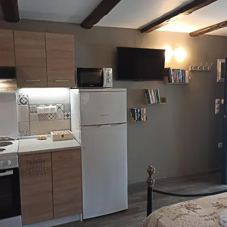 Nikolas House Lower Bay Apartment Agni